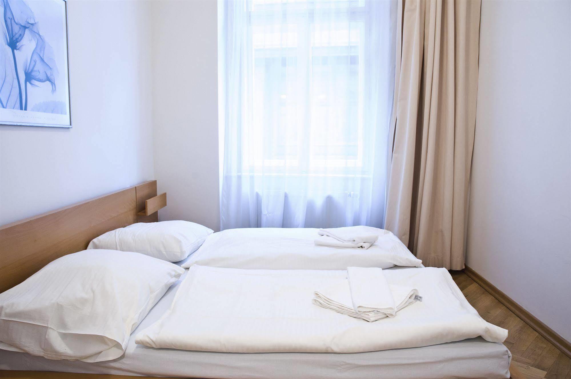 Ai Quattro Angeli Aparthotel Prague Luaran gambar